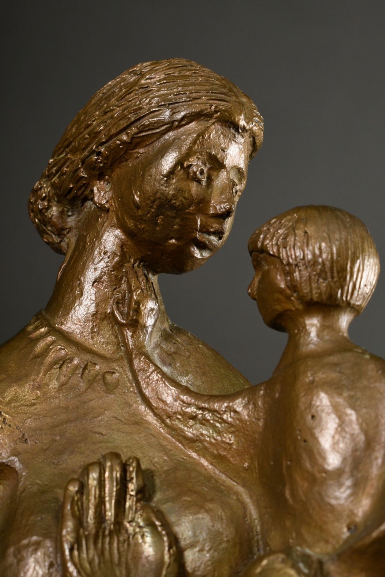 Baron, Josef (1920-2020) "Stehende Mutter Gottes mit Kind", Bronze, H. 36,5m - Bild 5 aus 6