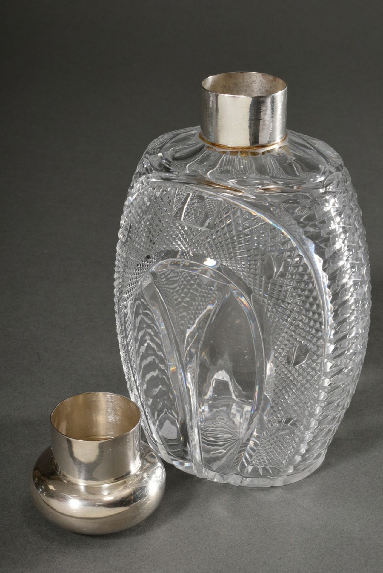 2 Various crystal carafes with rich cuts and silver-plated mountings and corks, 1x with a sculpted  - Image 8 of 10