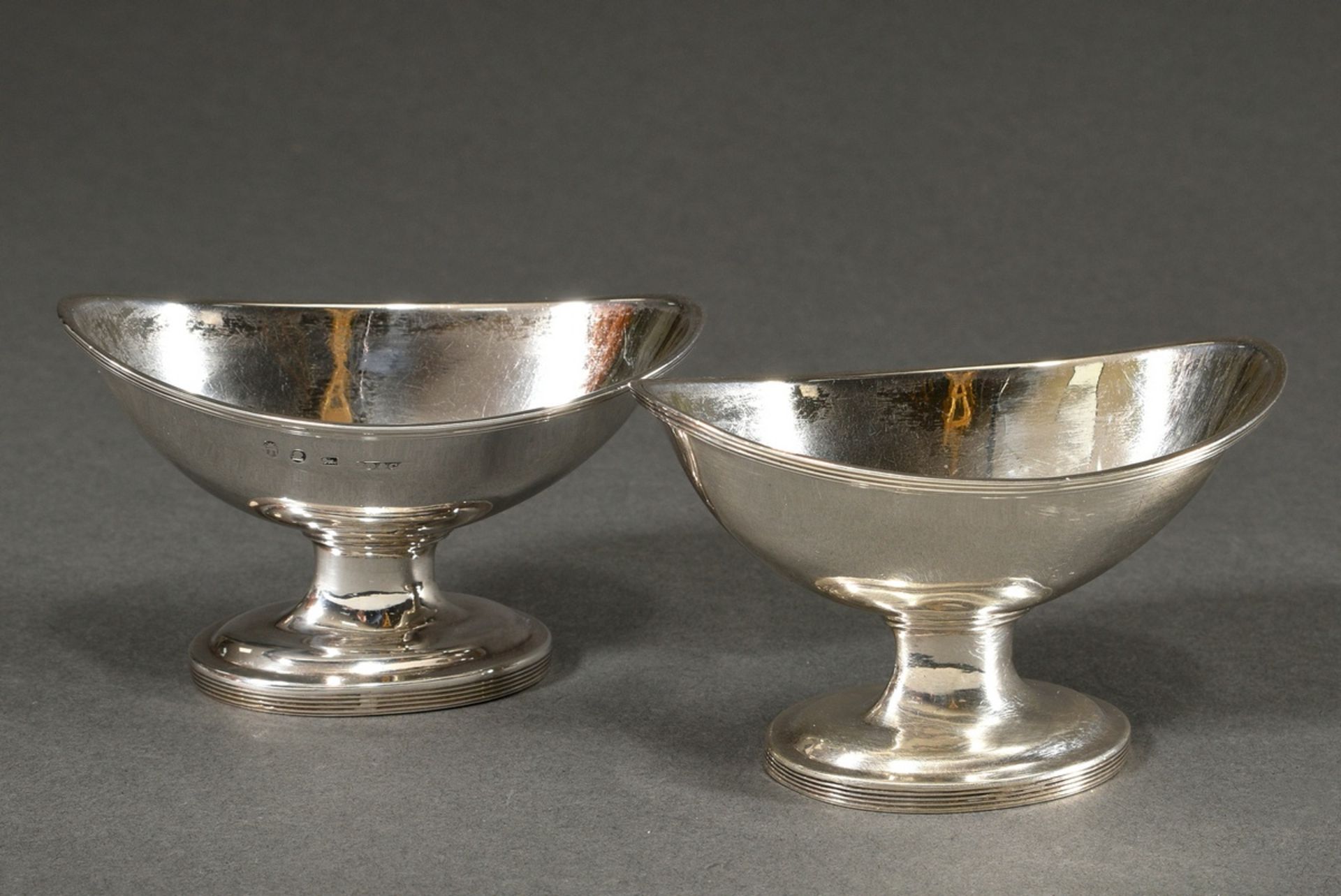 Pair of plain boat-shaped salvers on an oval foot, MZ: Samuel Deakin & Co, Sheffield 1834, silver 9