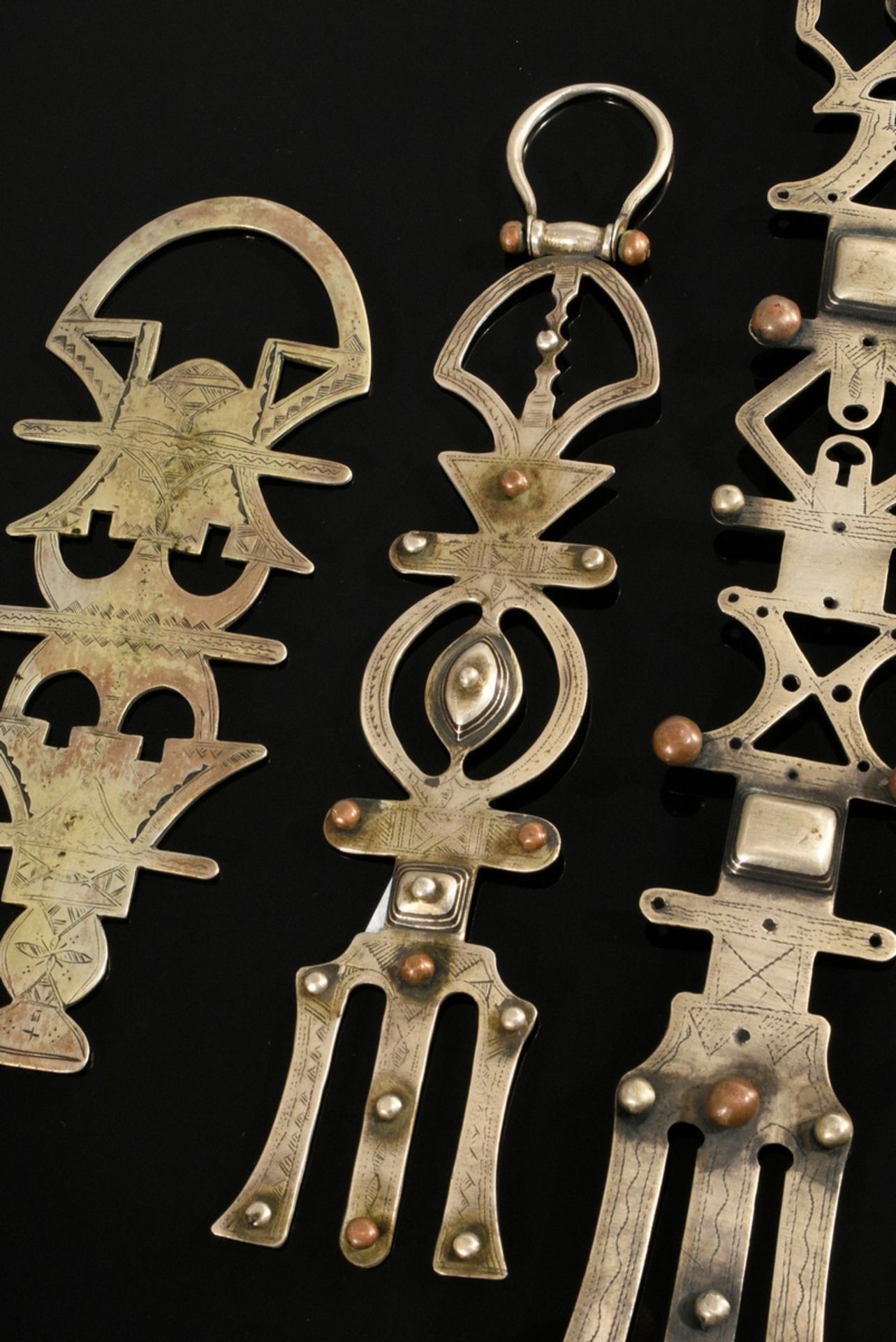4 Diverse Teile Tuareg Zierschlüssel und Schalbeschwerer "Asuru" mit aufgesetzten Kugeln, zarter Zi - Bild 5 aus 6