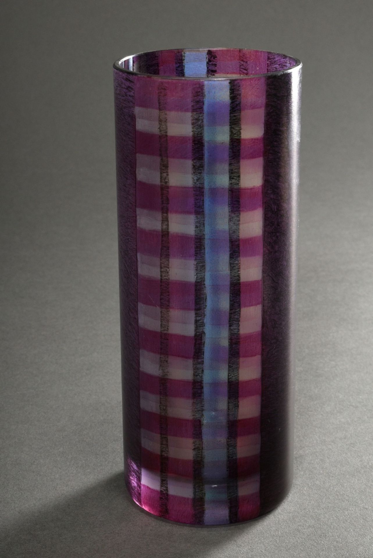 Moje-Wohlgemuth, Isgard (*1941) hohe Stangenvase, farbloses Glas mit gelösten Metallverbindungen rö - Bild 2 aus 5
