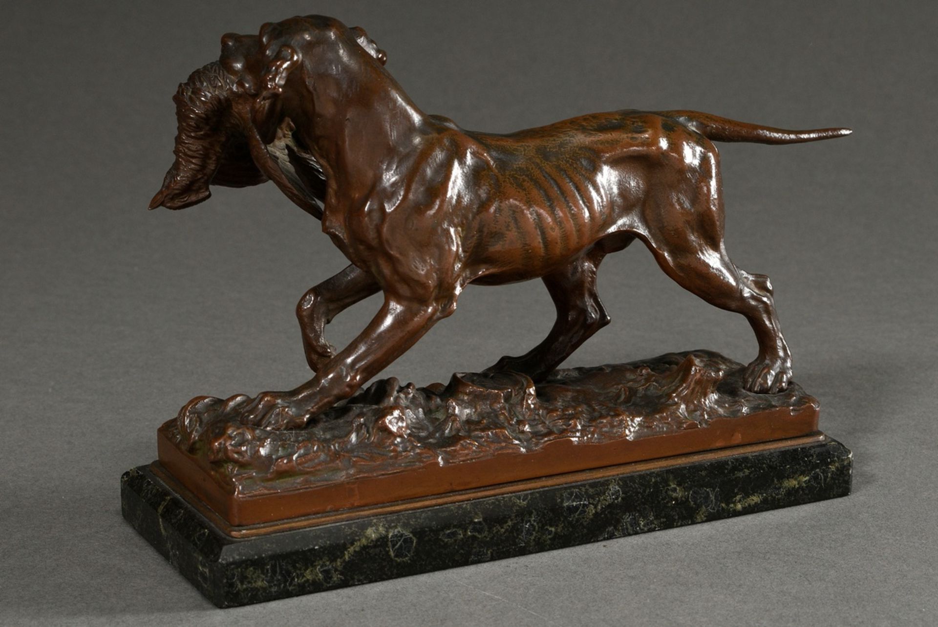 Lecourtier, Prosper (1855-1924) "Jagdhund einen Fasan apportierend", Bronze auf Marmor Sockel, 14x1 - Bild 3 aus 5