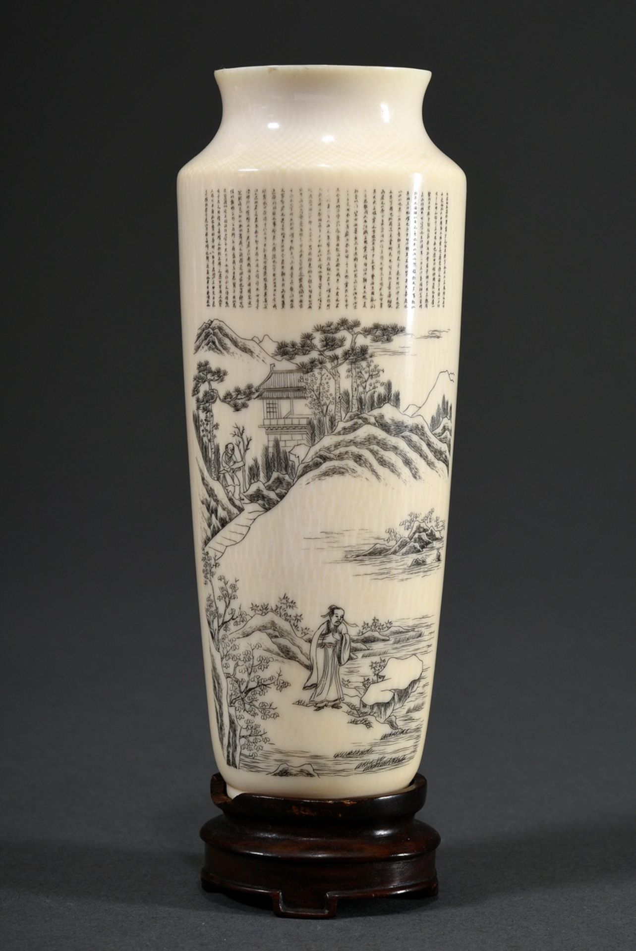 Elfenbein Vase mit langem Gedicht in Miniatur Schrift und 2 Szenen mit Gelehrten in Gebirgslandscha