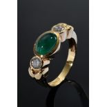 Eleganter Gelbgold 750 Bandring mit Smaragd Cabochon (ca. 1.20ct) und Brillanten (zus. ca. 0.36ct/S