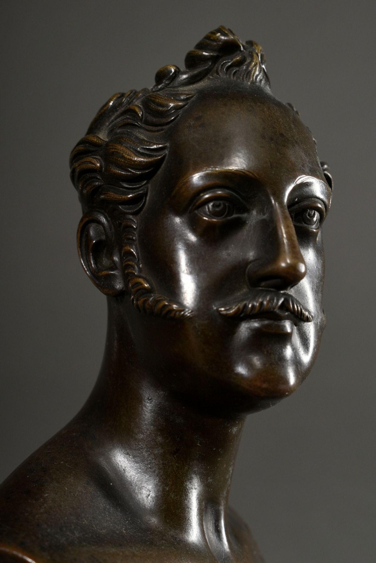 Rauch, Christian Daniel (1777-1857) Büste "Zar Nikolaus I (1796-1855)", brunierte Bronze auf feuerv - Bild 6 aus 8