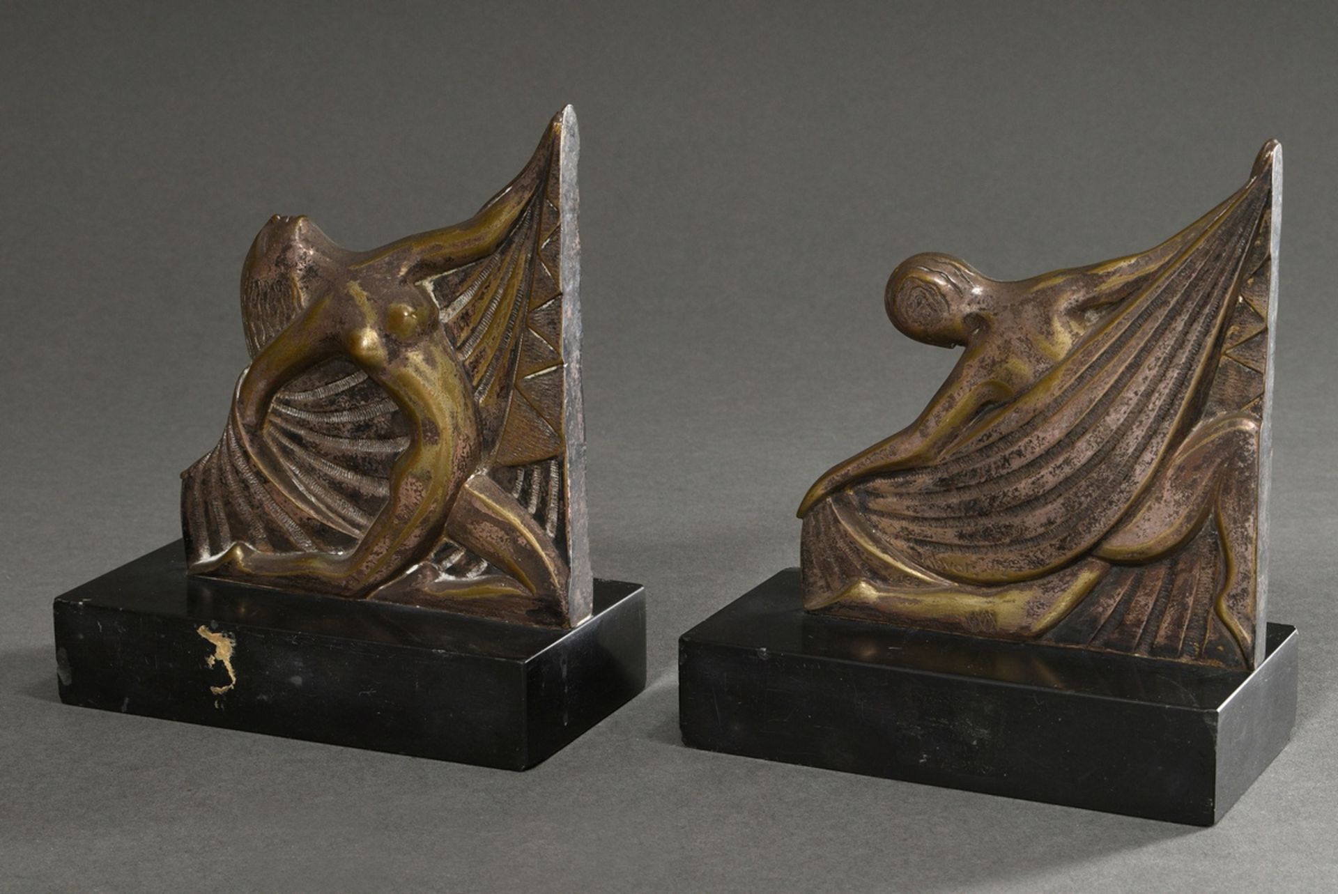 Paar Messing Art Deco Buchstützen „Tänzerinnen“ auf schwarzem Marmorsockel, je sign. "Kovars z", nu - Bild 3 aus 7