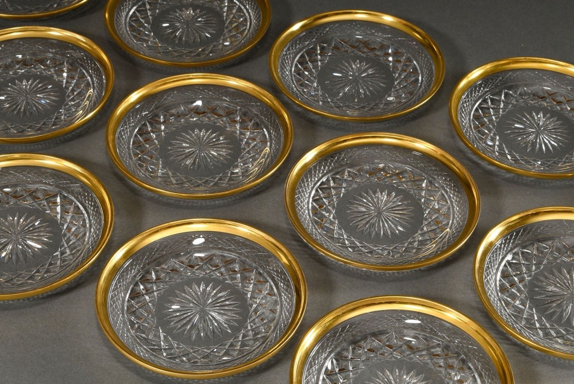 12 crystal dessert plates with gilded rim and decorative cut, Ø 15.5cm, minimally rubbed - Image 4 of 4