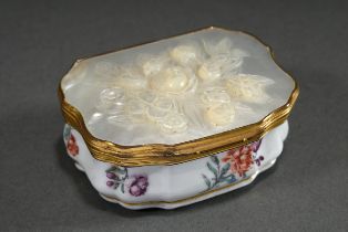 A shield-shaped porcelain tabatiere with a relief carved mother-of-pearl lid "Bouquet of Flowers" i