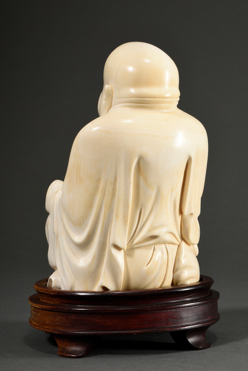 Large ivory carving ‘Head of Guanyin’ with openwork crown and depiction of Buddha with two adorants - Image 5 of 10