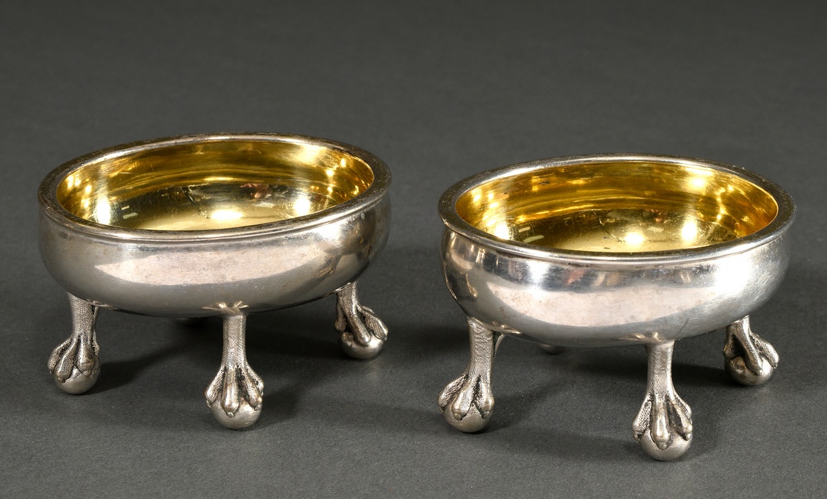 Pair of oval salvers on claw-and-ball feet, base engraved ‘CFT 1783’, not interpreted MM: IPH, city