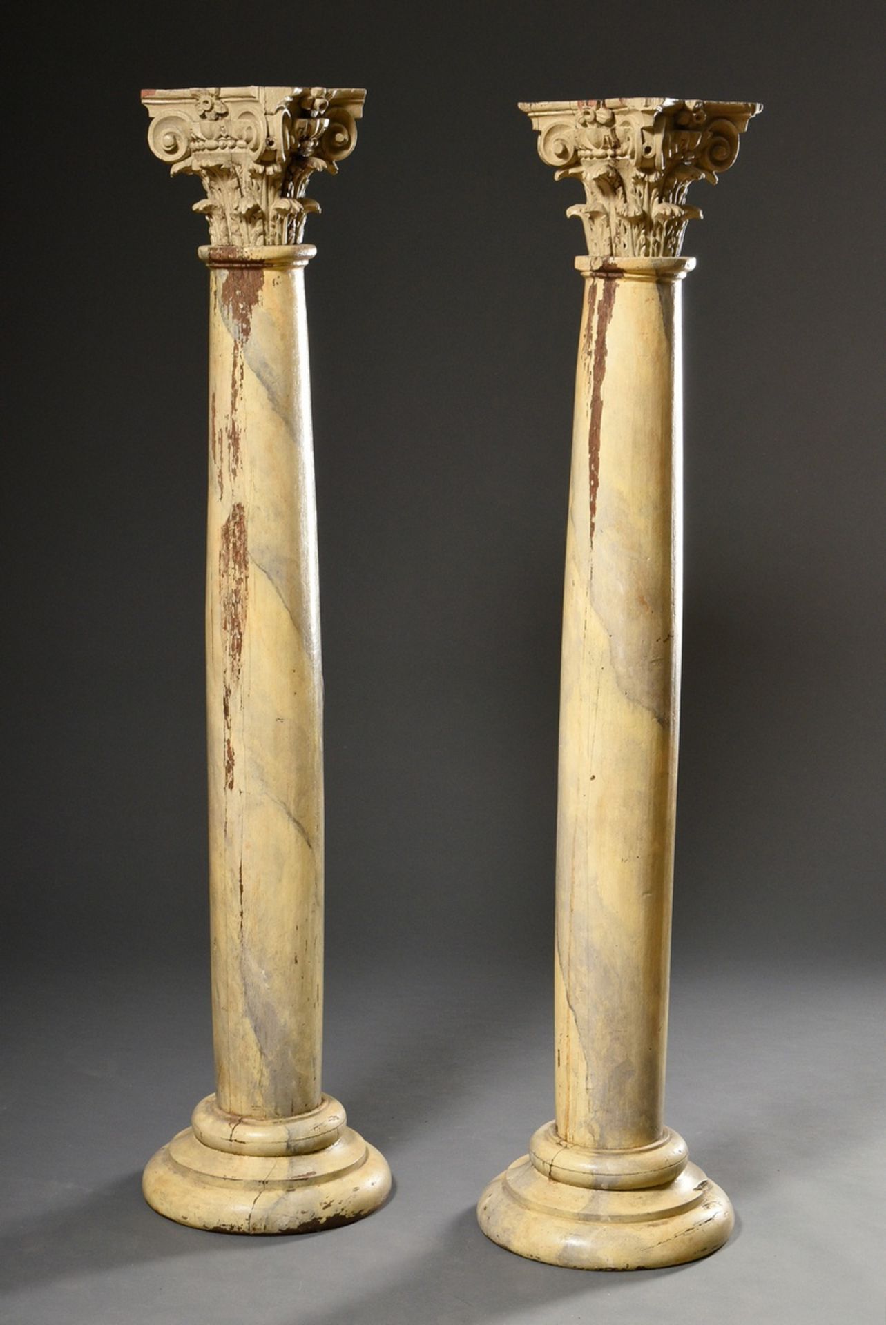 Paar Holz Säulen mit korinthischen Kapitellen, marmorierten Schäften und runden Basen, 18.Jh., H. c - Bild 2 aus 7