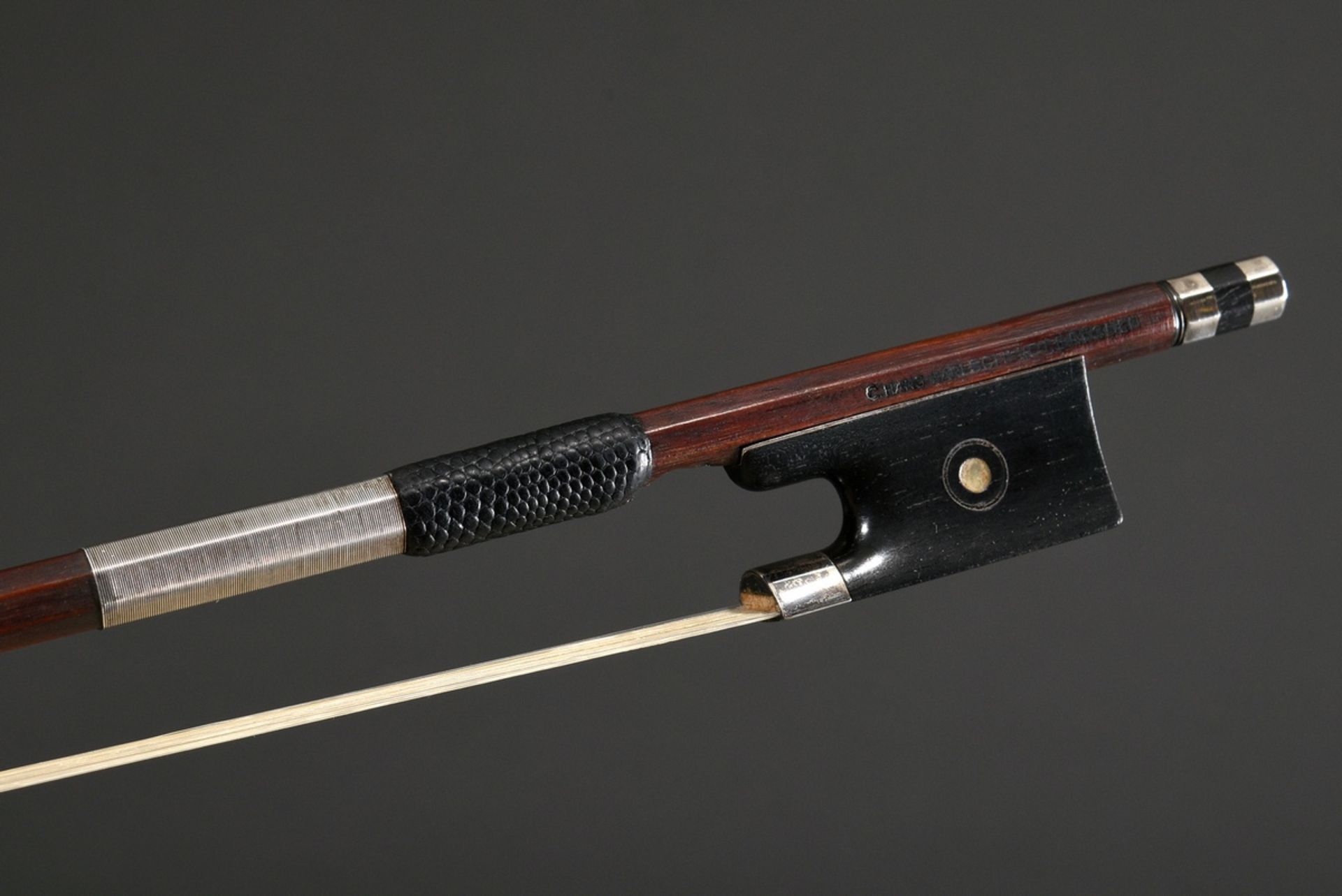 Master violin bow, Saxony 20th century, branded "C. Hans Karl Schmidt Dresden", octagonal pernambuc - Image 2 of 15