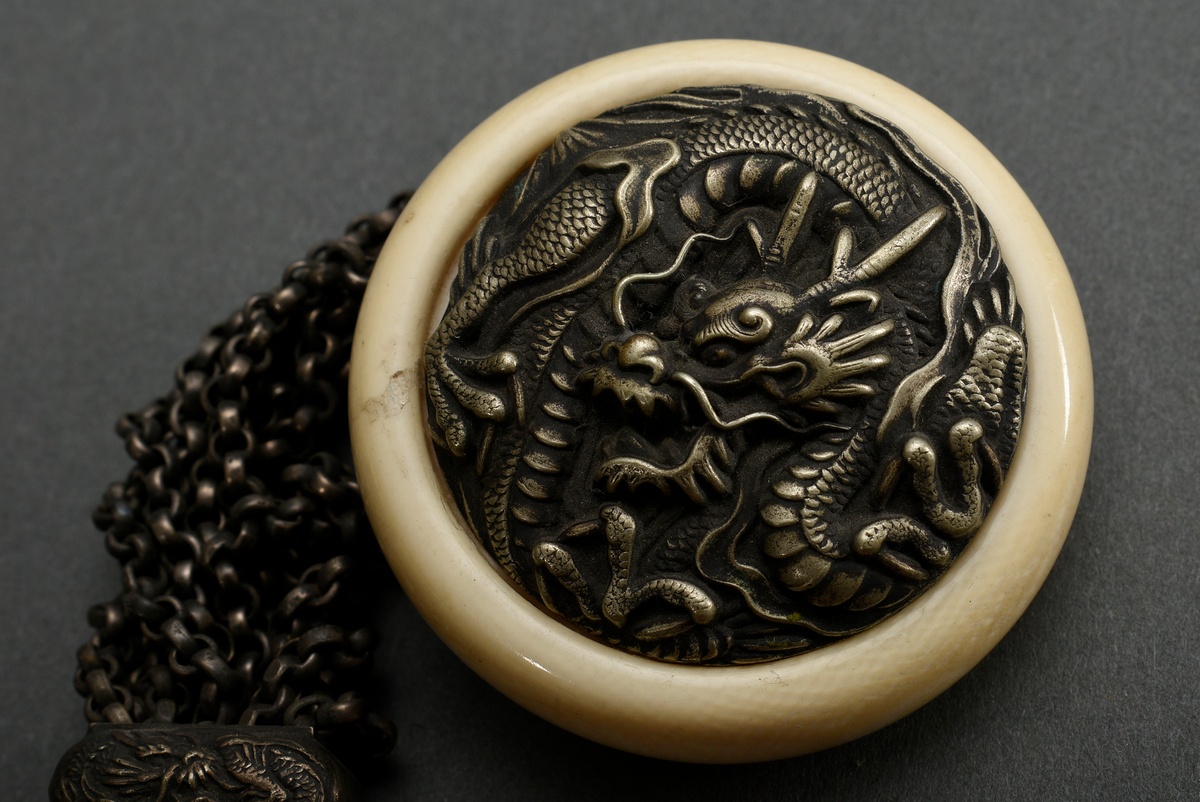 2 Various tobacco soiree purses with metal chains and ivory kagamibuta netsuke "dragon", Japan appr - Image 13 of 17