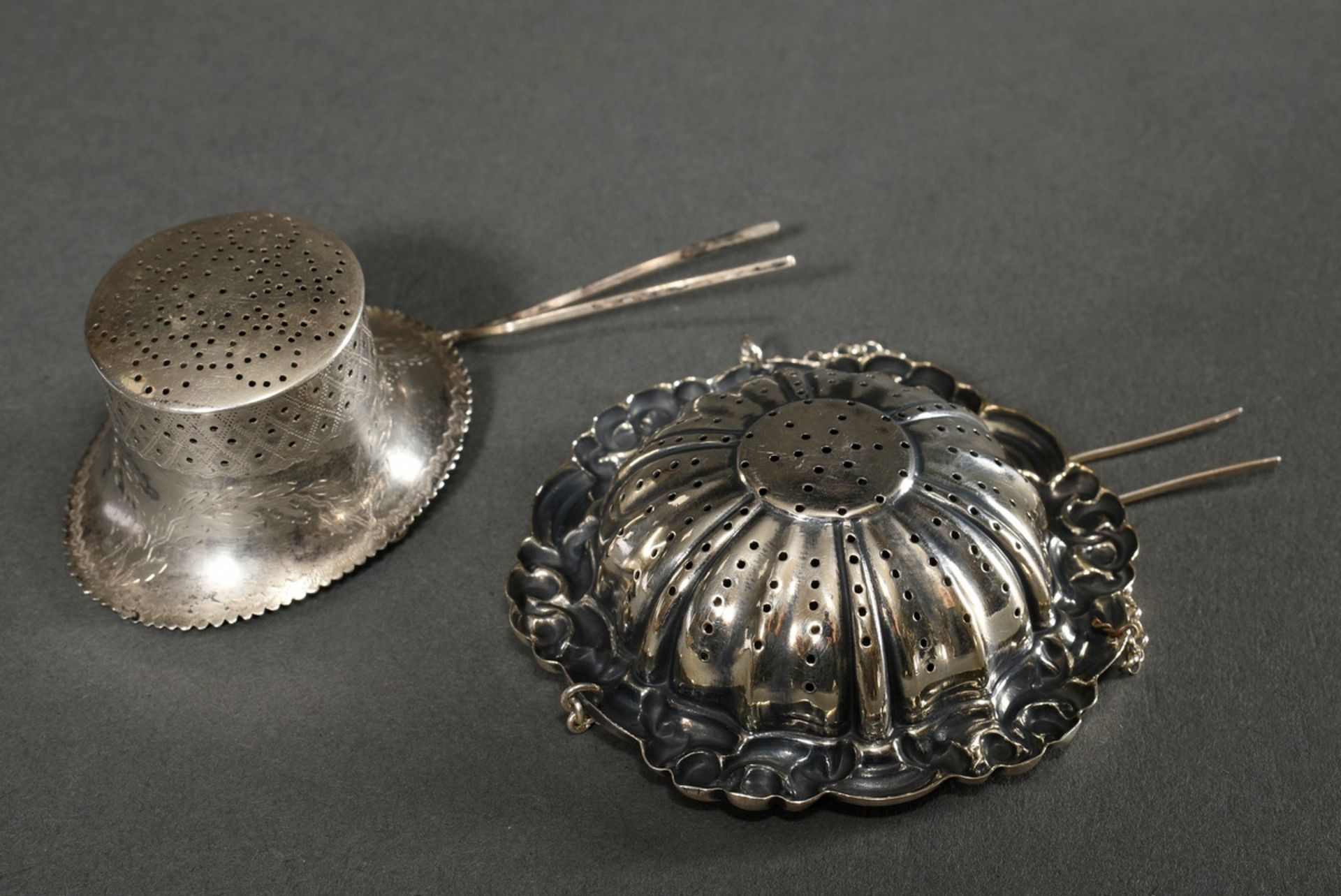 3 Various pieces of silver-plated Biedermeier pastry basket (21x19.5cm) and 2 tea strainers for han - Image 6 of 6