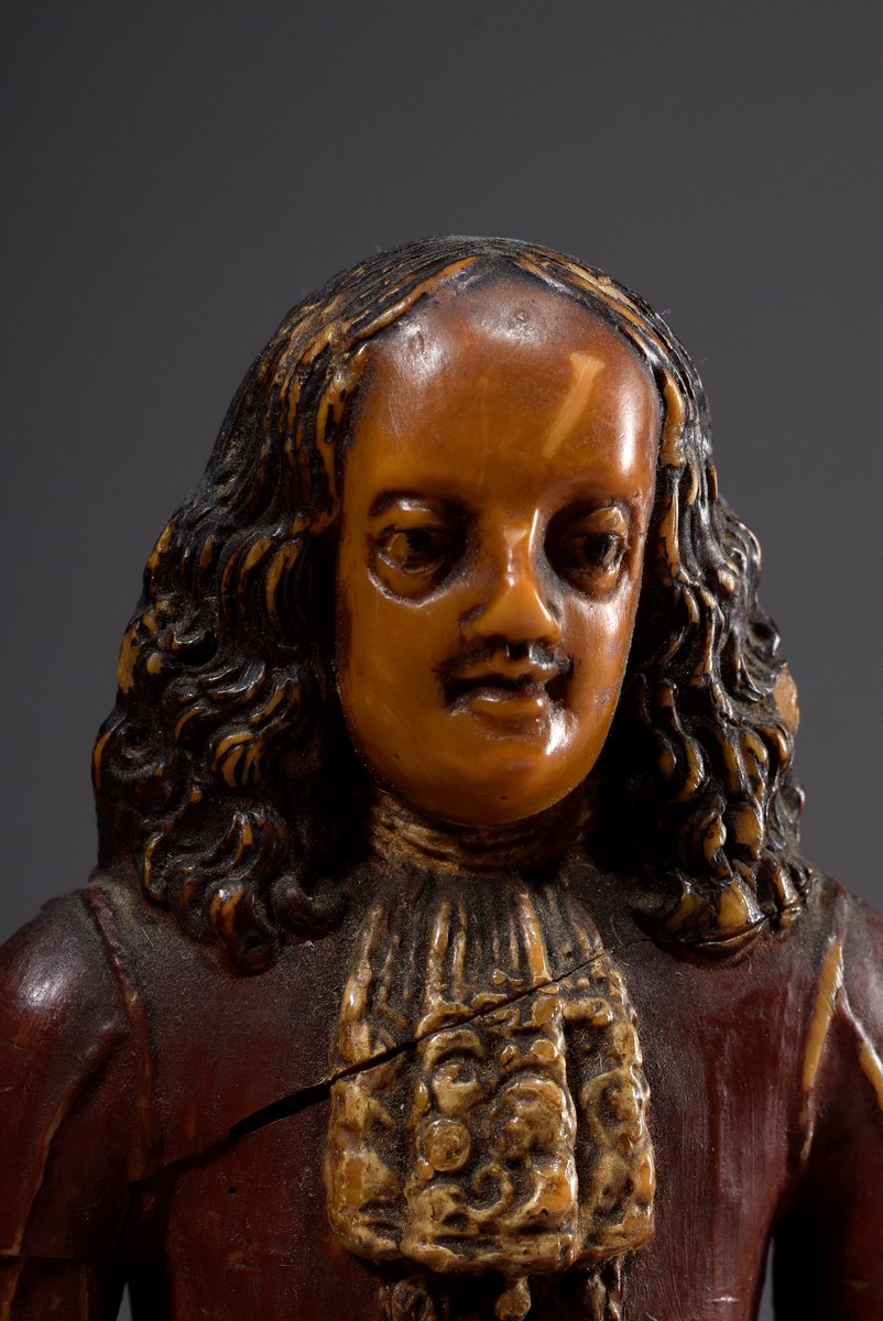 Votive figure "Pious Founder", wax coloured, South German 17th century, h. 24,5cm, defective, forme - Image 2 of 5