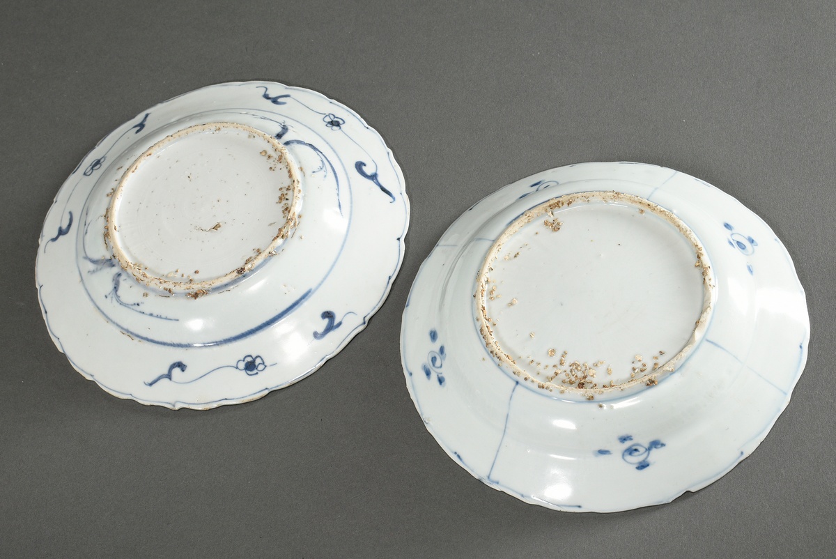 3 Various pieces of Chinese export porcelain with blue painting decoration: 2 plates (Ø 20/20.5cm)  - Image 7 of 11