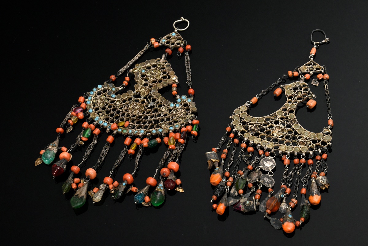 2 Various pieces of filigree Uzbek forehead ornaments with lapis lazuli, chased platelets, rich gla - Image 6 of 8