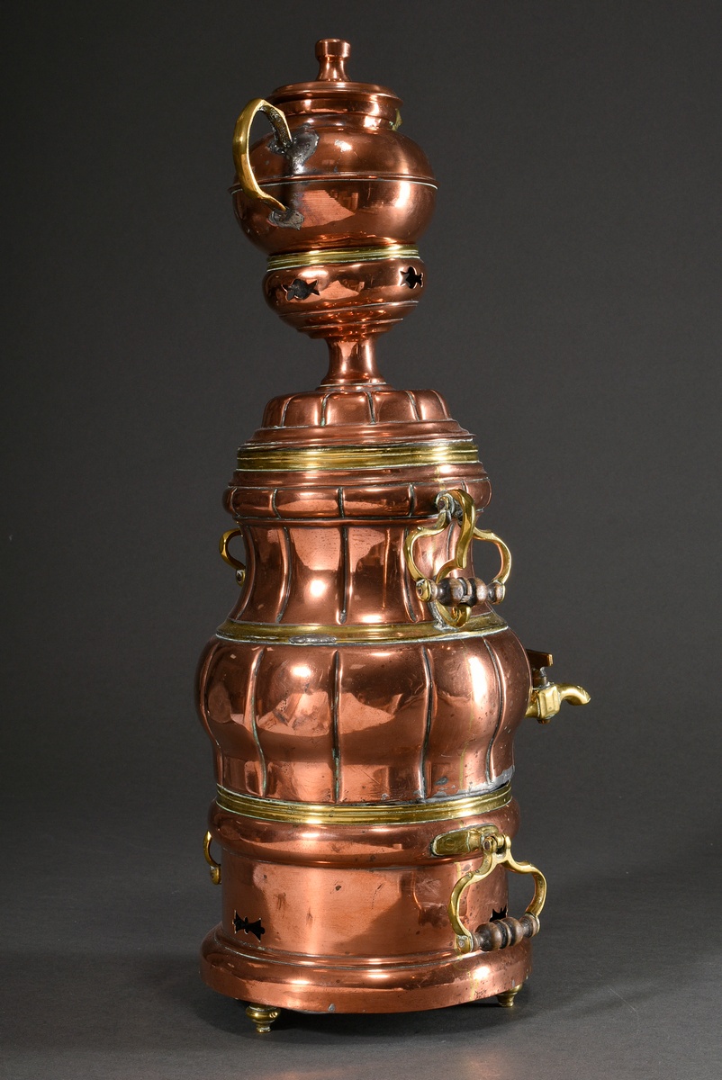 Copper samovar with multi-tiered body and movable brass handles with turned wooden handles, round b - Image 3 of 9