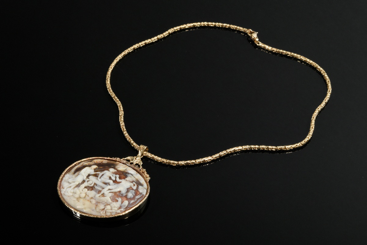 Yellow gold 585 necklace with finely cut horn cameo "mythological scene" in floral setting (37g, 6. - Image 7 of 7