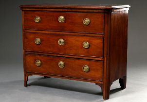 Simple George III chest of drawers with rounded corners and inlaid fluting, original bronze fitting