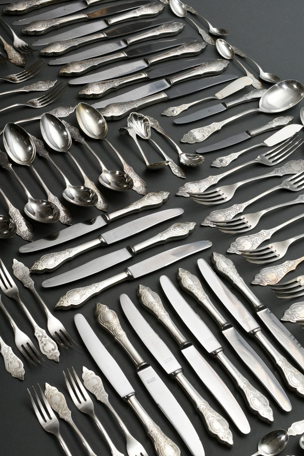 118 pieces Robbe & Berking cutlery ‘Ostfriesenmuster’, silver 800, 2182g (without knives), consisti - Image 2 of 12