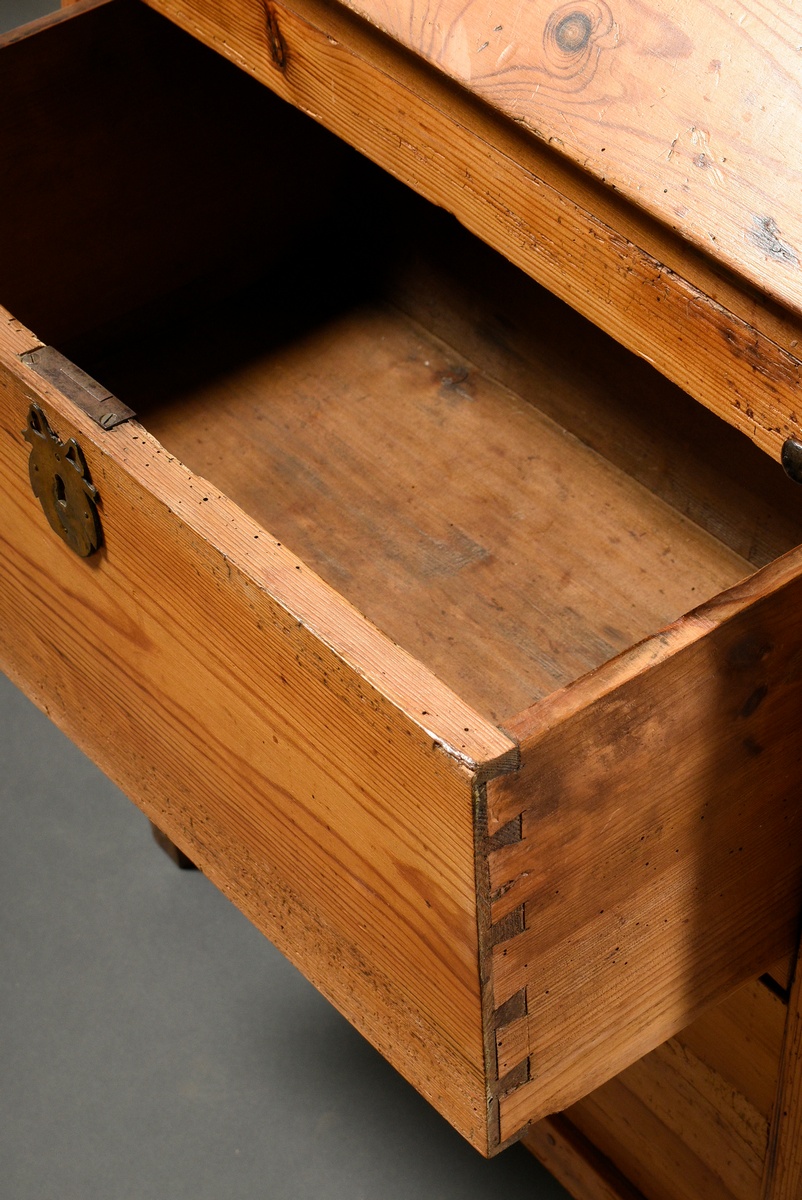 Rural softwood children's secretary in simple design with sloping flap, 19th century, approx. 90x60 - Image 8 of 10