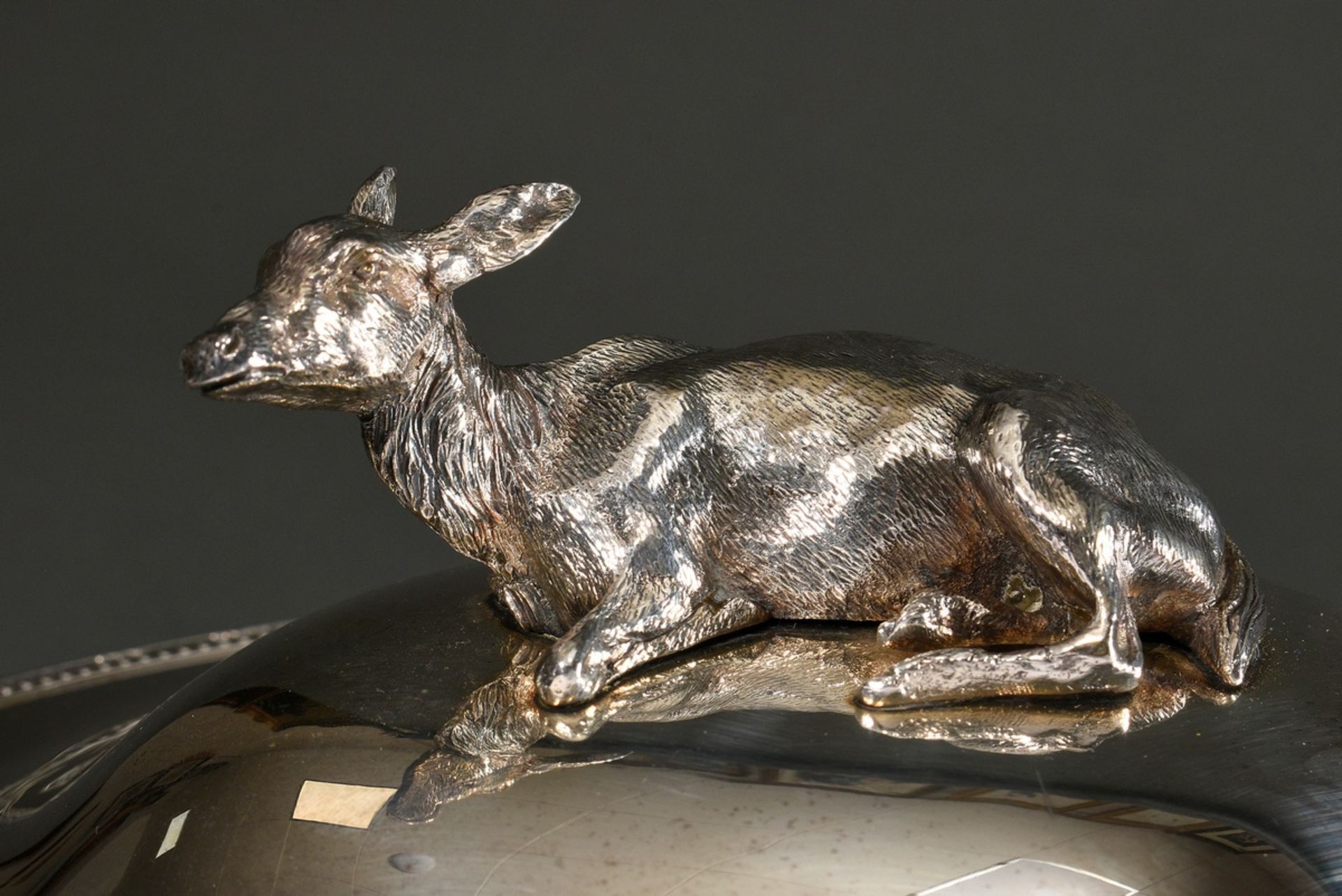 Decorative hunting lidded tureen with ovoid body on naturalistic cloven-hoofed feet and stag head h - Image 2 of 10