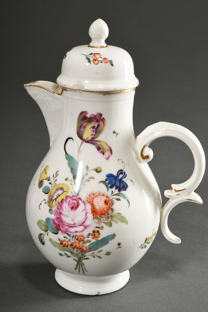 8 Various early porcelain pieces with fine polychrome flower painting, 1st half 18th c., consisting - Image 3 of 25