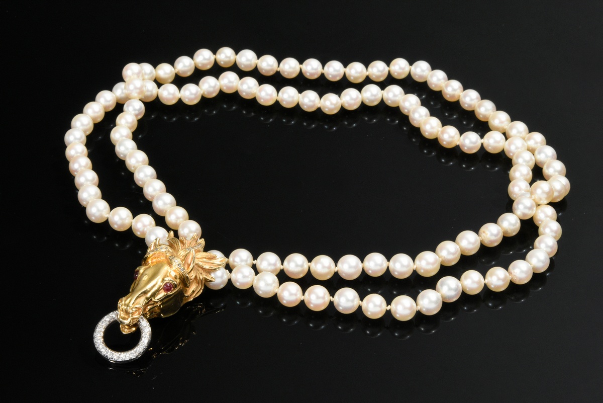 Double-row cultured pearl necklace (70g, l. 46cm without clasp, Ø 7.7mm) on a sculpted yellow and w