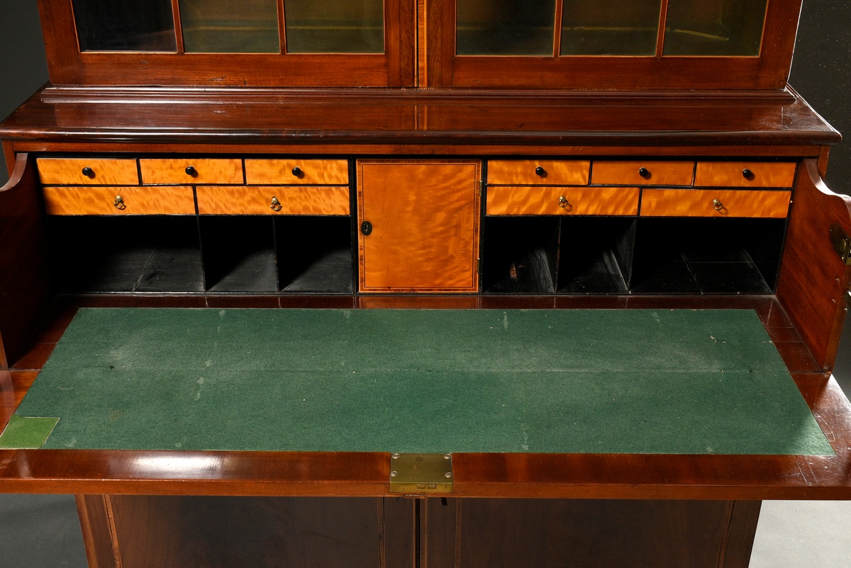 Top-mounted chest of drawers in austere façon with pointed arch bracing over green glass, upper dra - Image 3 of 13