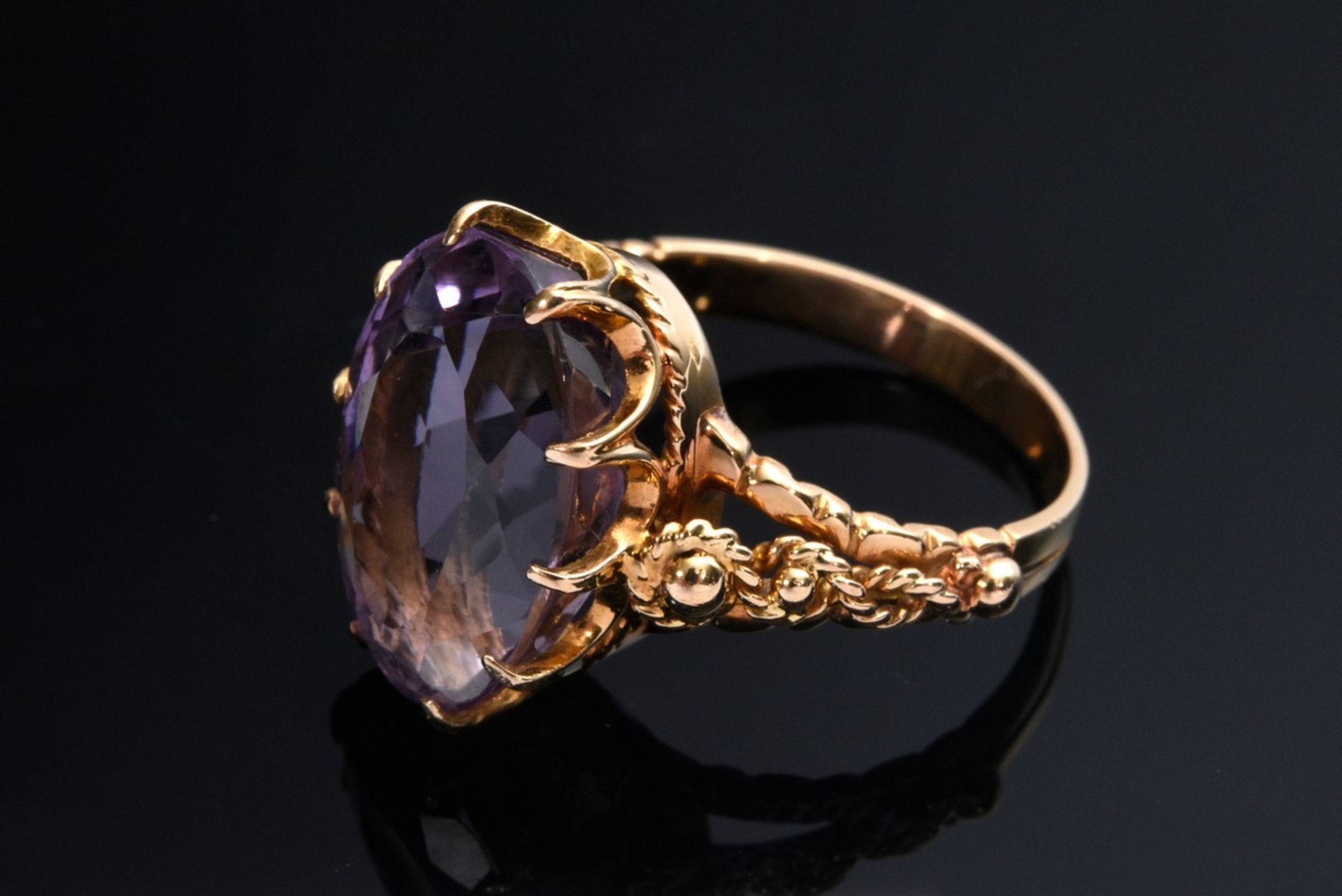 Yellow gold 800 ring with faceted light amethyst (approx. 5.8ct) in granulated setting, Portugal, 5 - Image 2 of 4