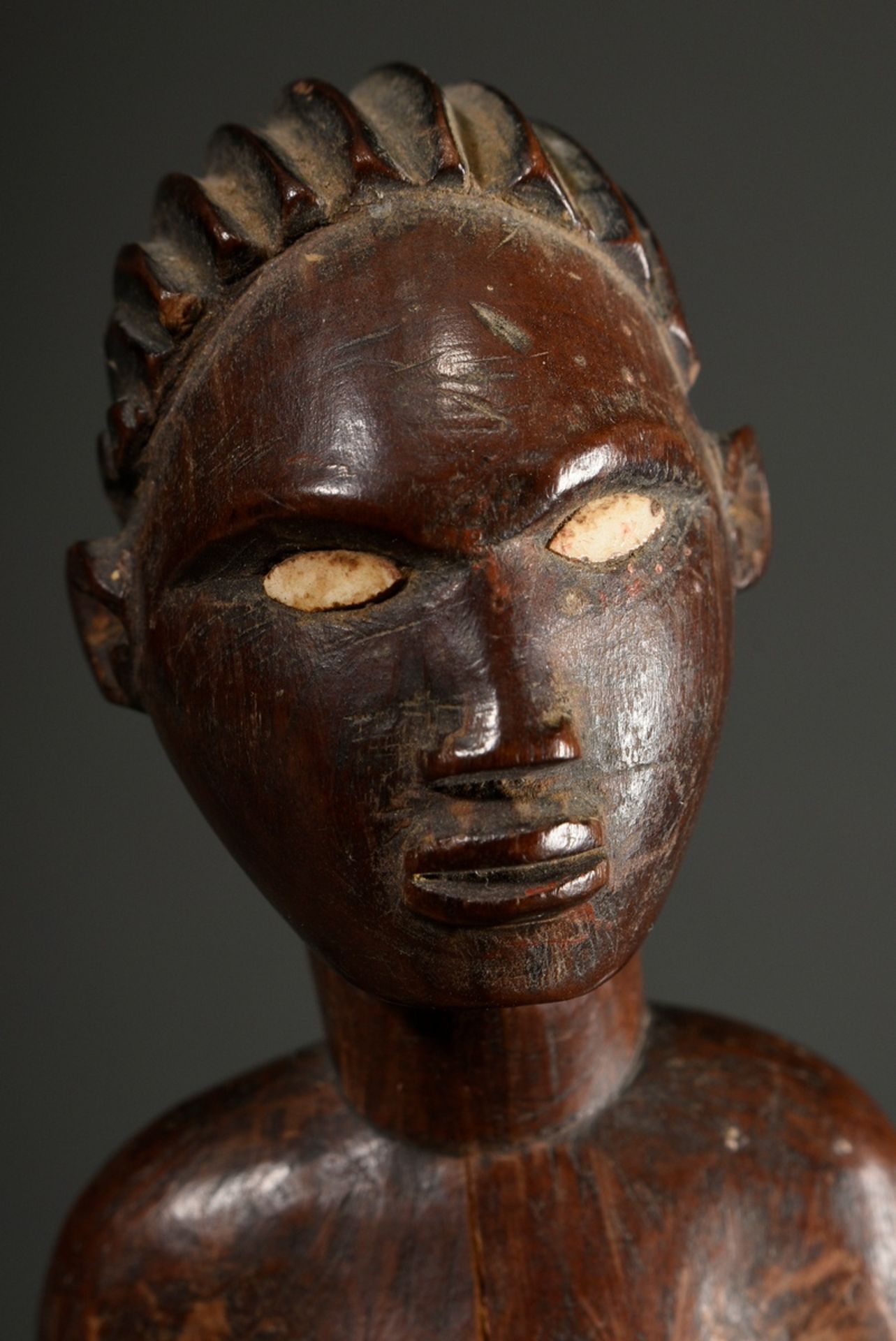 Figure of Bembe in Kingwe style (acc. Rahoul Lehuard), Central Africa/ Congo (DRC), wood with paint - Image 6 of 10