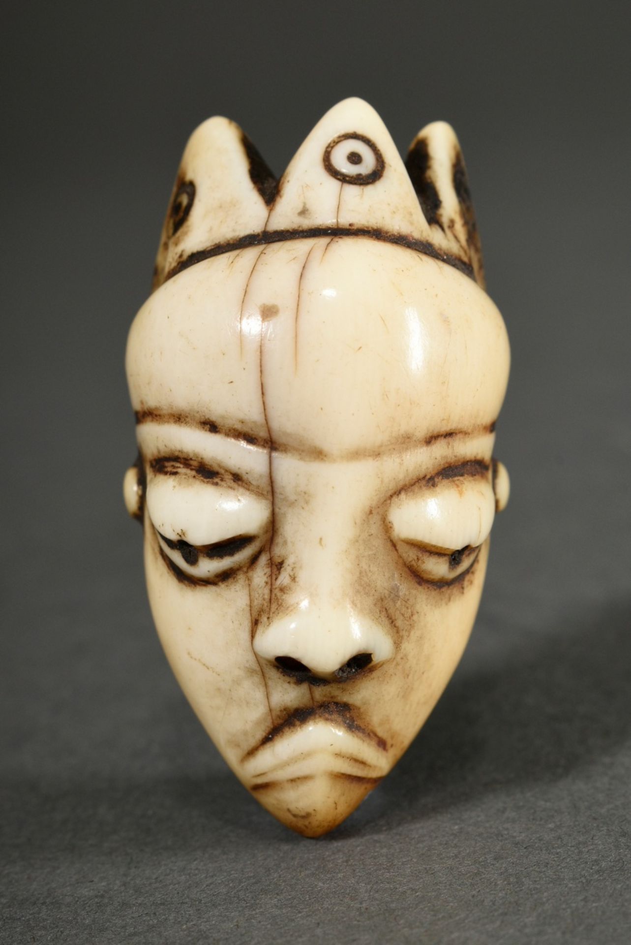 Small ivory pendant of the Pende, Central Africa/ Congo (DRC) approx. 1900, h. 4.8cm, slightly rubb - Image 5 of 8