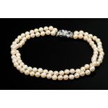 Elegant two-row cultured pearl necklace with platinum 950 clasp and old and octagonal diamonds (tot