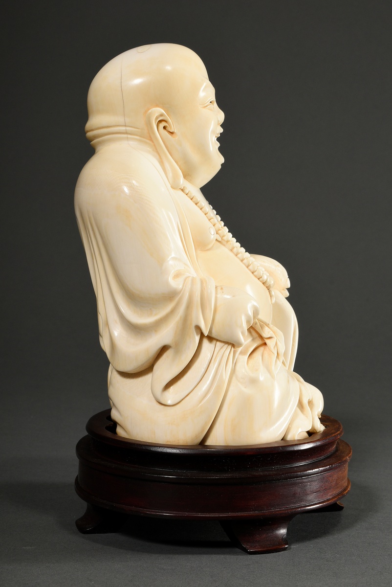 Large ivory carving ‘Head of Guanyin’ with openwork crown and depiction of Buddha with two adorants - Image 4 of 10