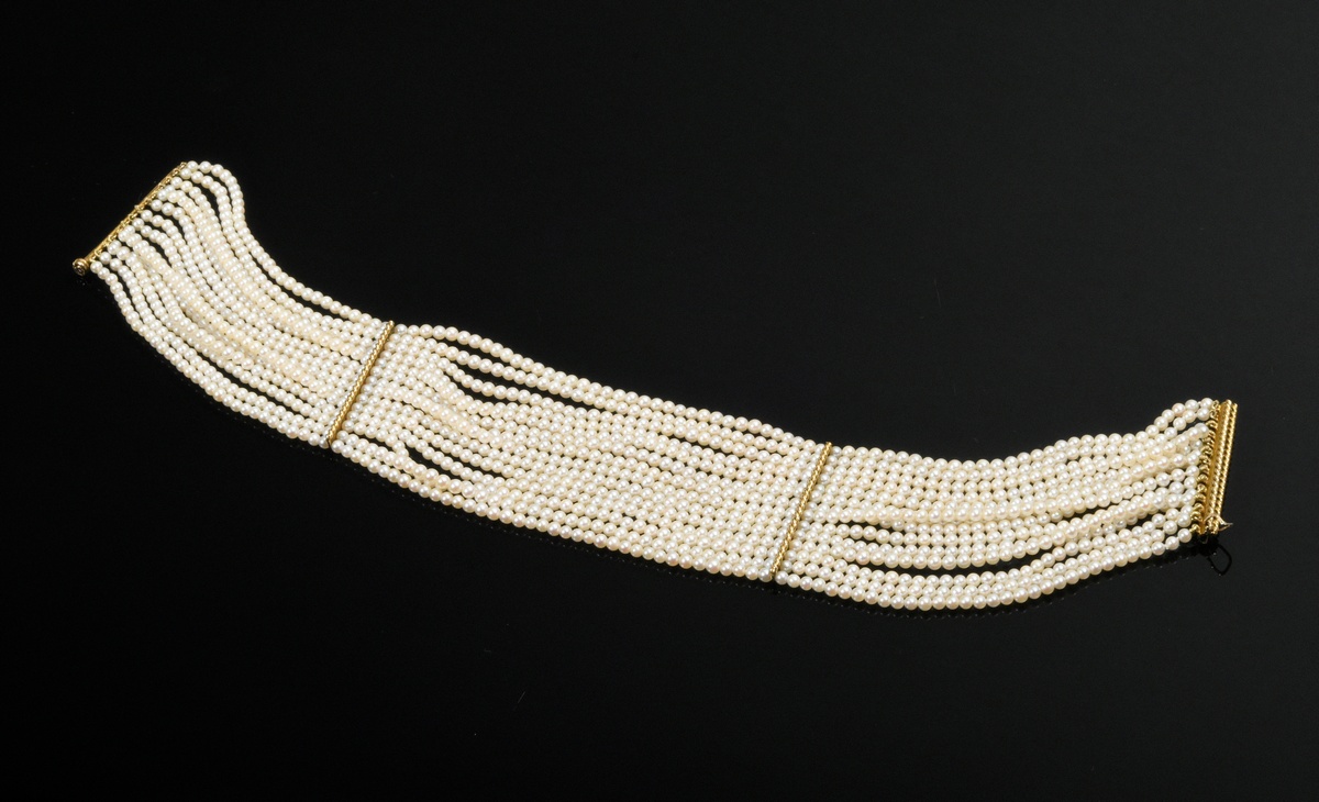 Elegant Collier de Chien of 14 Akoya cultured pearl strands (Ø 3-3.5mm) with yellow gold 585 clasp  - Image 2 of 4