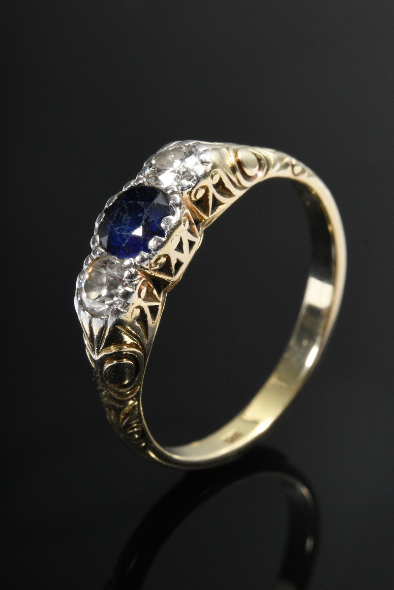 Antique yellow gold 585 pre-stud ring with sapphire and 2 old-cut diamonds (together approx. 0.20ct