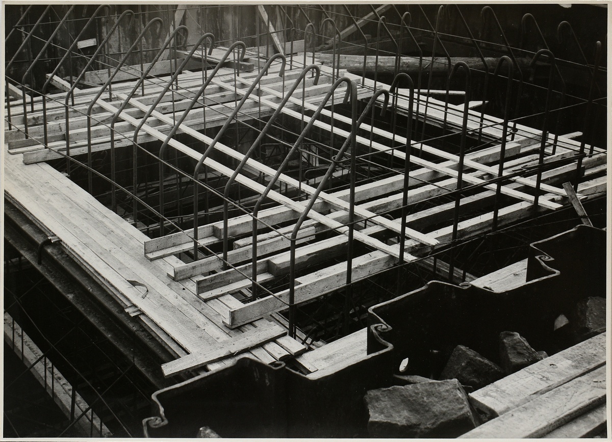 31 Renger-Patzsch, Albert (1897-1966) 'Concrete and bridge construction', photographs, stamped on v - Image 16 of 19