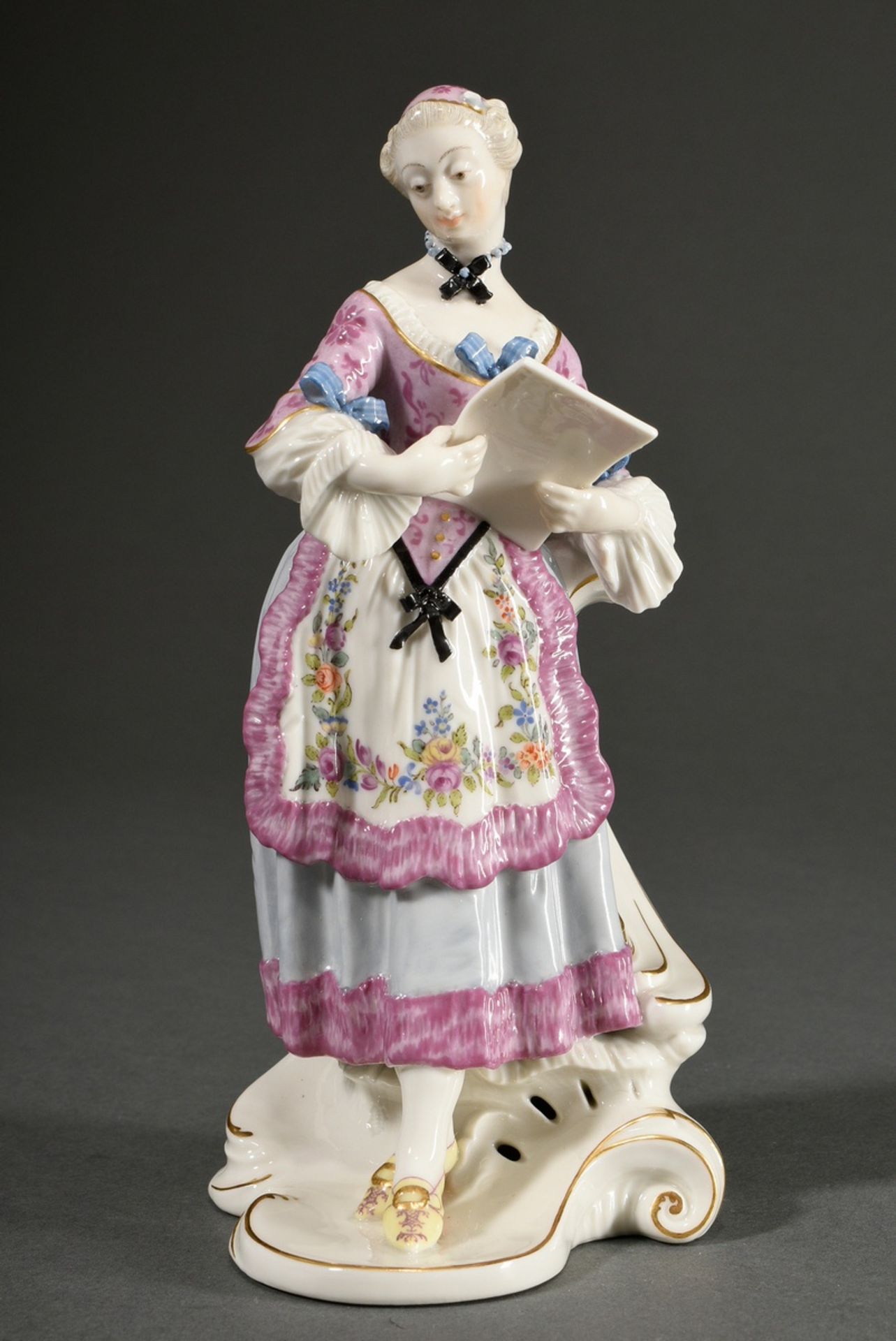 Nymphenburg Komödiantenfigur "Corinne" aus der Serie "Commedia dell’arte" auf Rocaillesockel, Entw.