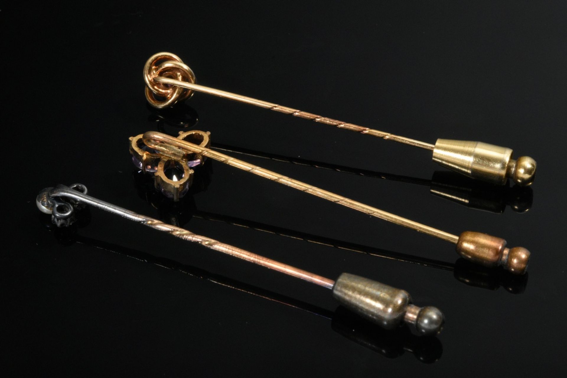 3 Diverse Krawattennadeln: 1 vergoldete Nadel mit Amethyst (Ø11mm) und 2 Gelbgold 585 Nadeln: 1 Kno - Bild 3 aus 3