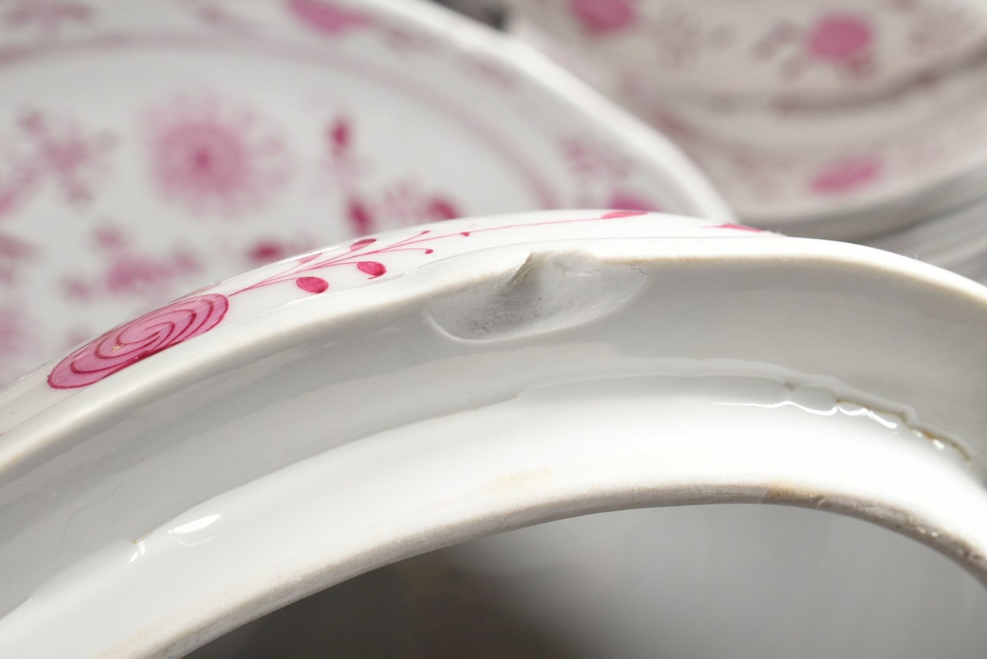 65 Pieces rare Meissen dinner service "Zwiebelmuster Pink", custom made around 1900, consisting of: - Image 19 of 27