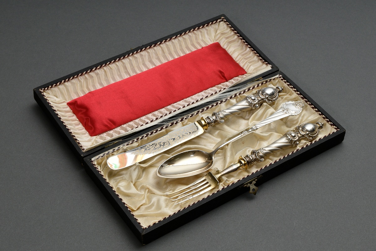 Three-piece christening cutlery set: knife, fork and spoon with opulent handles and florally engrav - Image 3 of 6