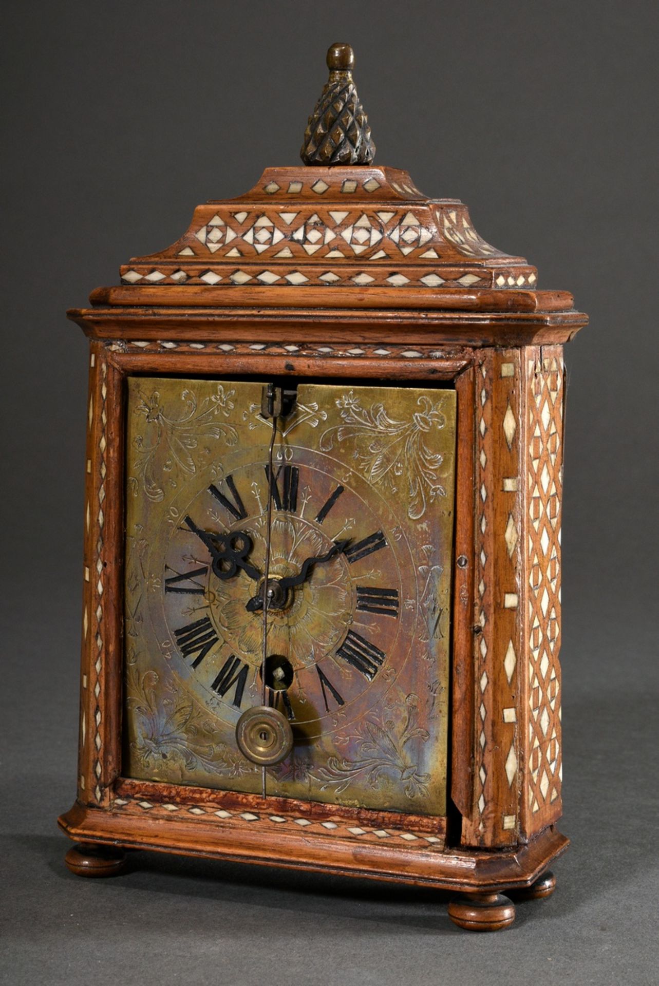 Small Vorderzappler clock in fruitwood case with geometric bone inlays and pineapple crown, florall - Image 2 of 9