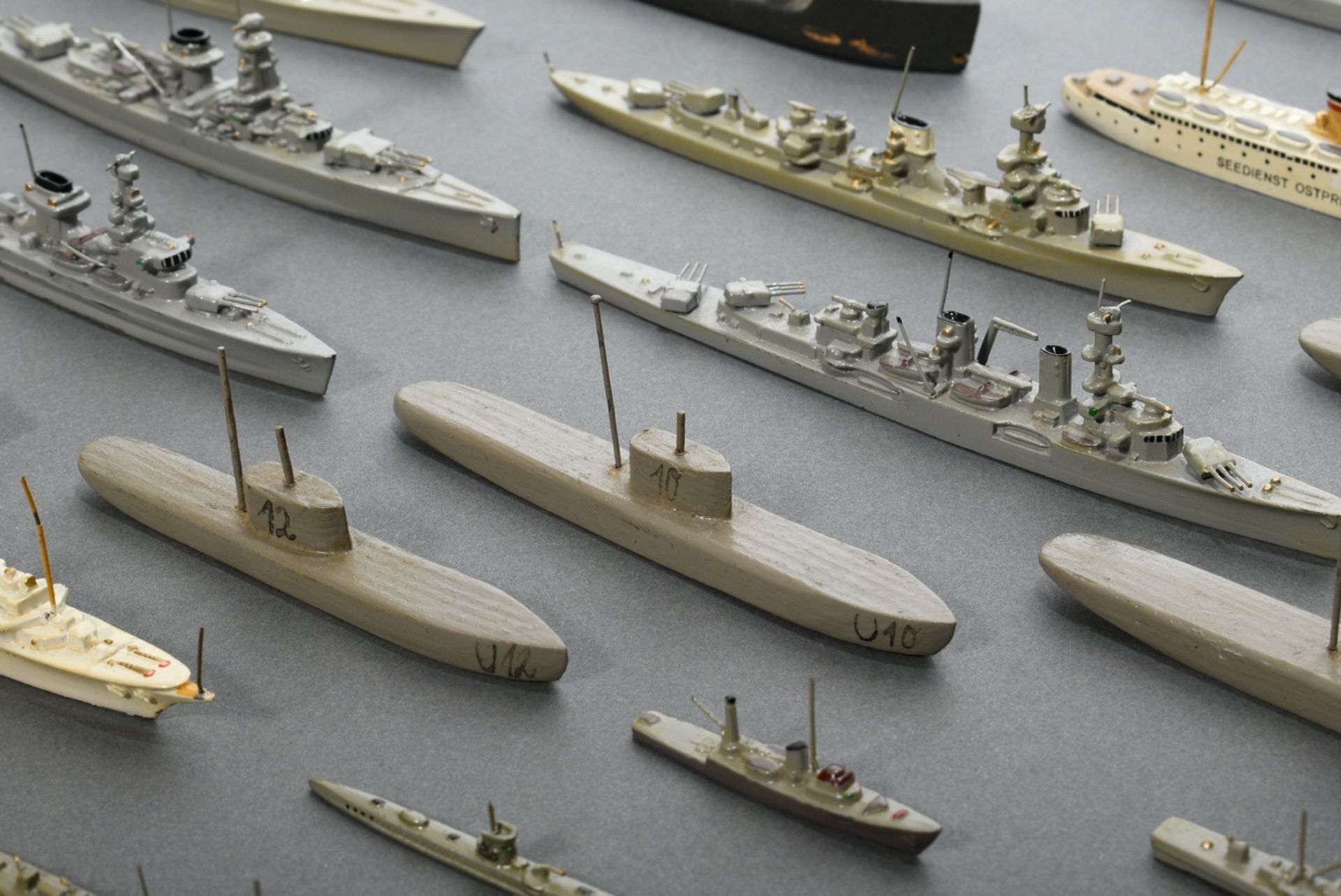66 Wiking-Schiffsmodelle, z.T. in Originalschachtel, bestehend aus: 15 Modellboote (3x "Gneisenau S - Bild 7 aus 19