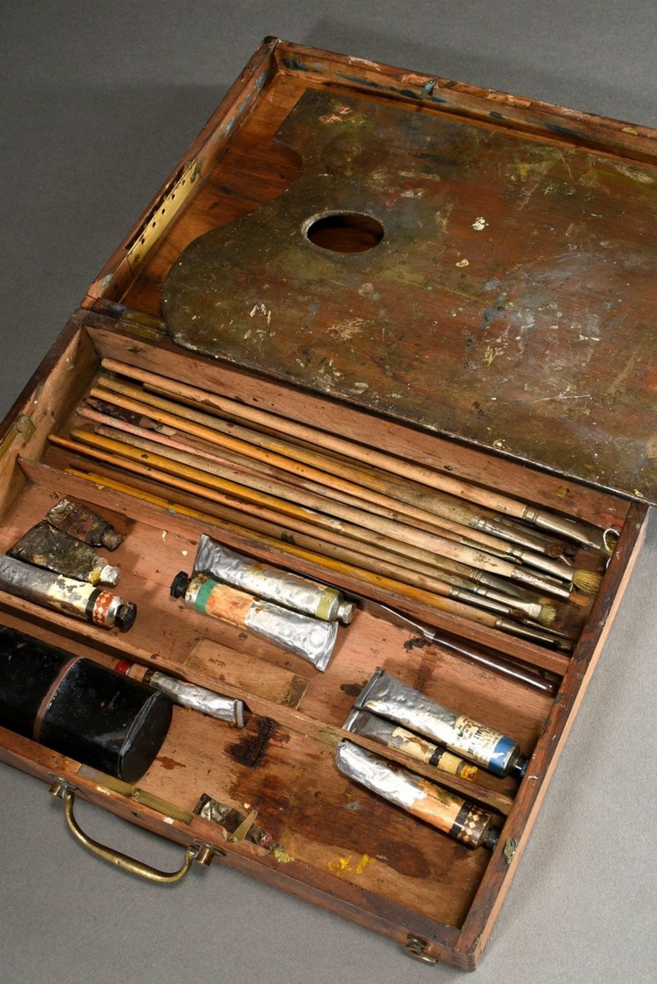 2 Various decorative artist's utensils: paint box with integrated palette, old paint tubes, brushes - Image 3 of 13