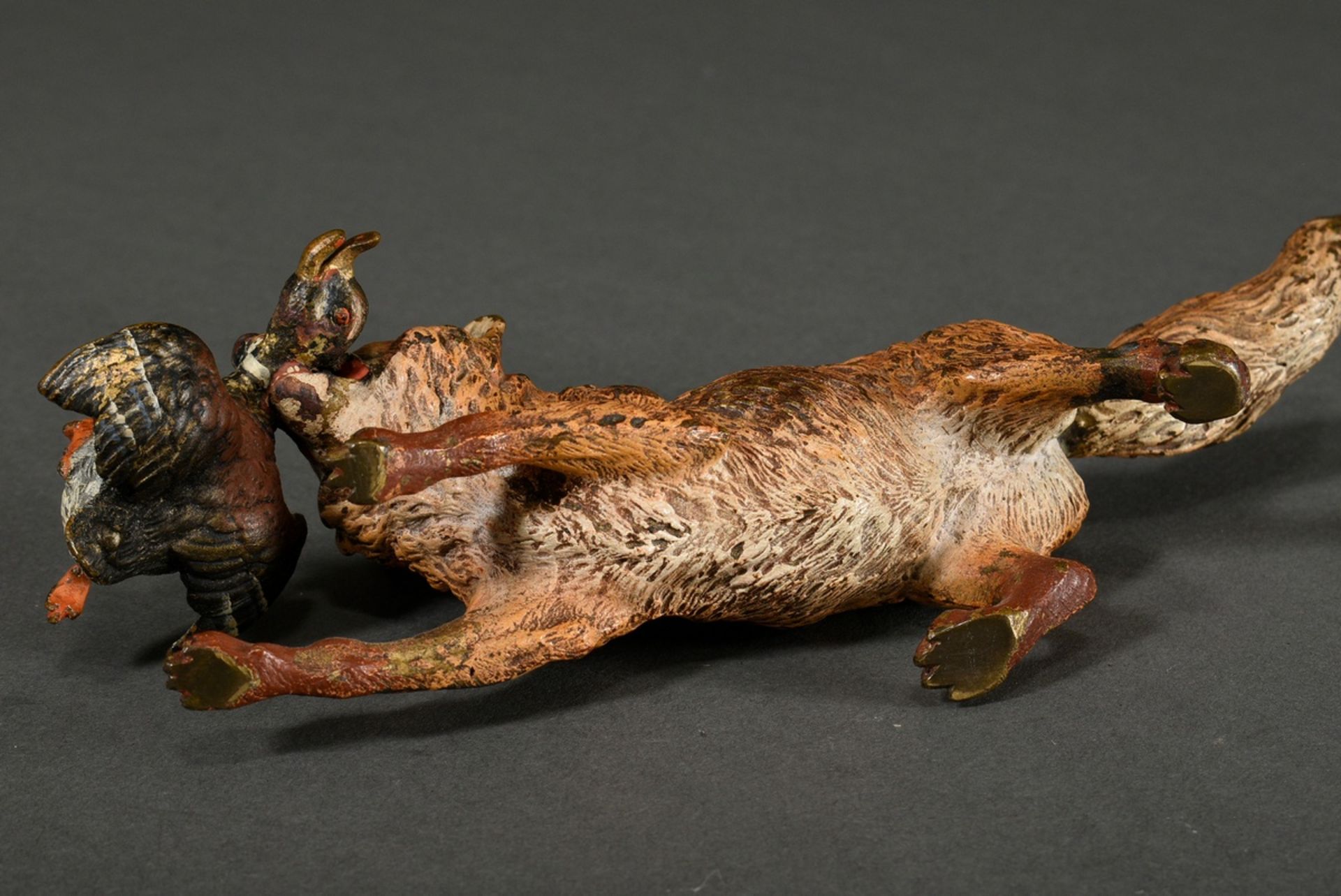Wiener Bronze "Fuchs mit Ente im Maul", naturalistisch bemalt, unsigniert, 6,5x20,5cm, partiell ber - Bild 4 aus 4