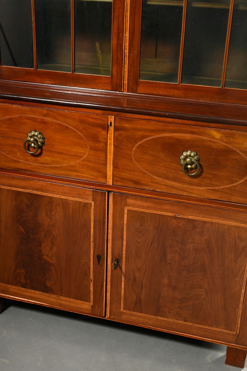 Top-mounted chest of drawers in austere façon with pointed arch bracing over green glass, upper dra - Image 4 of 13