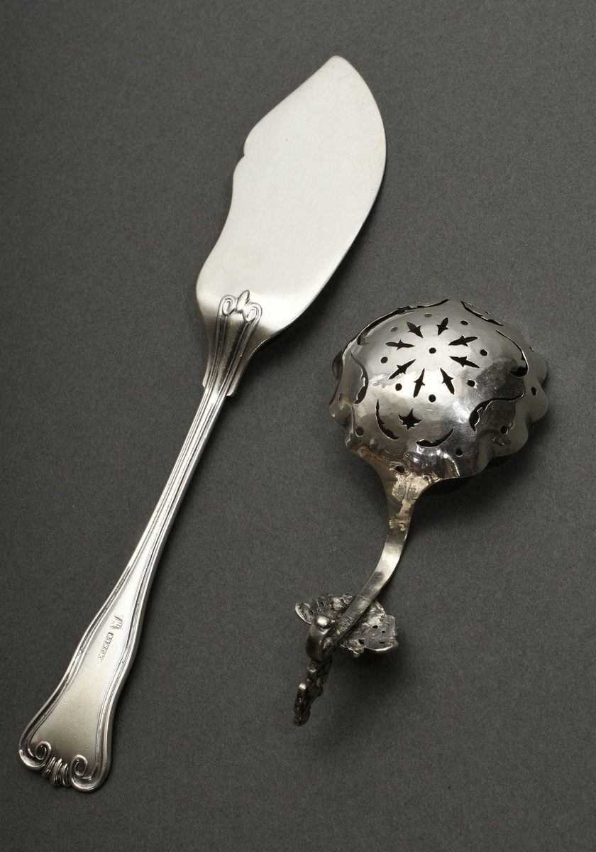 2 Various cutlery pieces: Dutch sugar spreader spoon with relief decoration and floral openwork  (M - Image 2 of 3