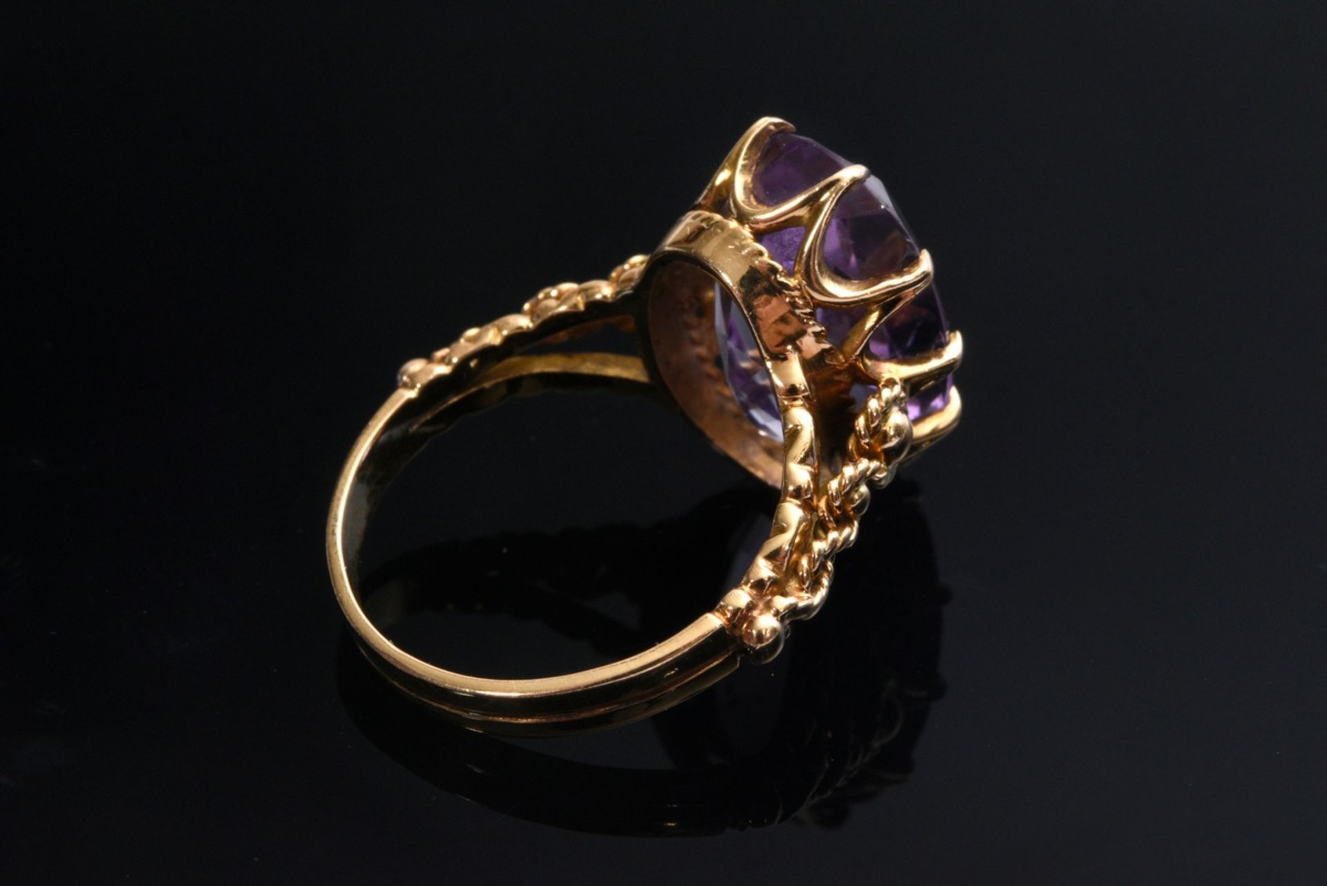 Yellow gold 800 ring with faceted light amethyst (approx. 5.8ct) in granulated setting, Portugal, 5 - Image 4 of 4