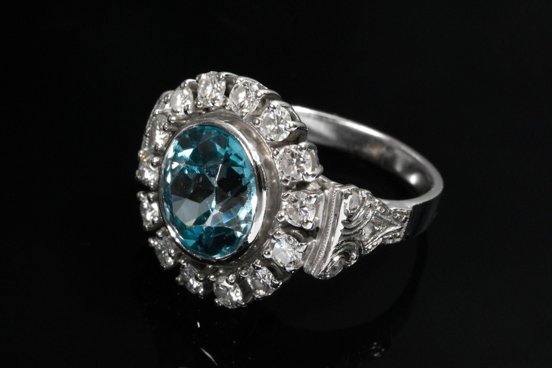 White gold 750 ring with zircon (approx. 3ct) in a brilliant-cut diamond ring (together approx. 0.8 - Image 2 of 4